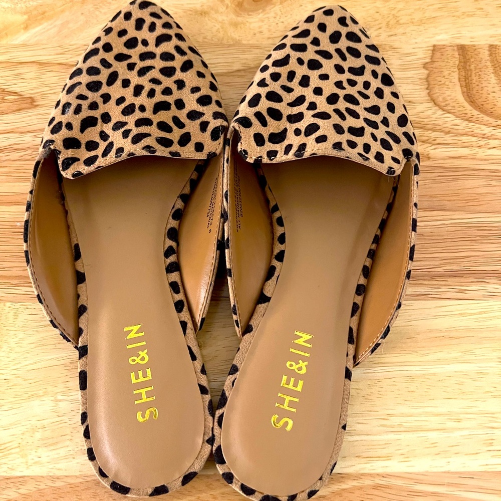 Leopard print mules